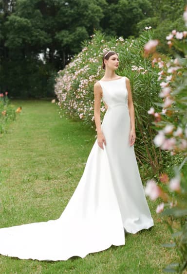 AW Gurkhan Hochzeitskleid